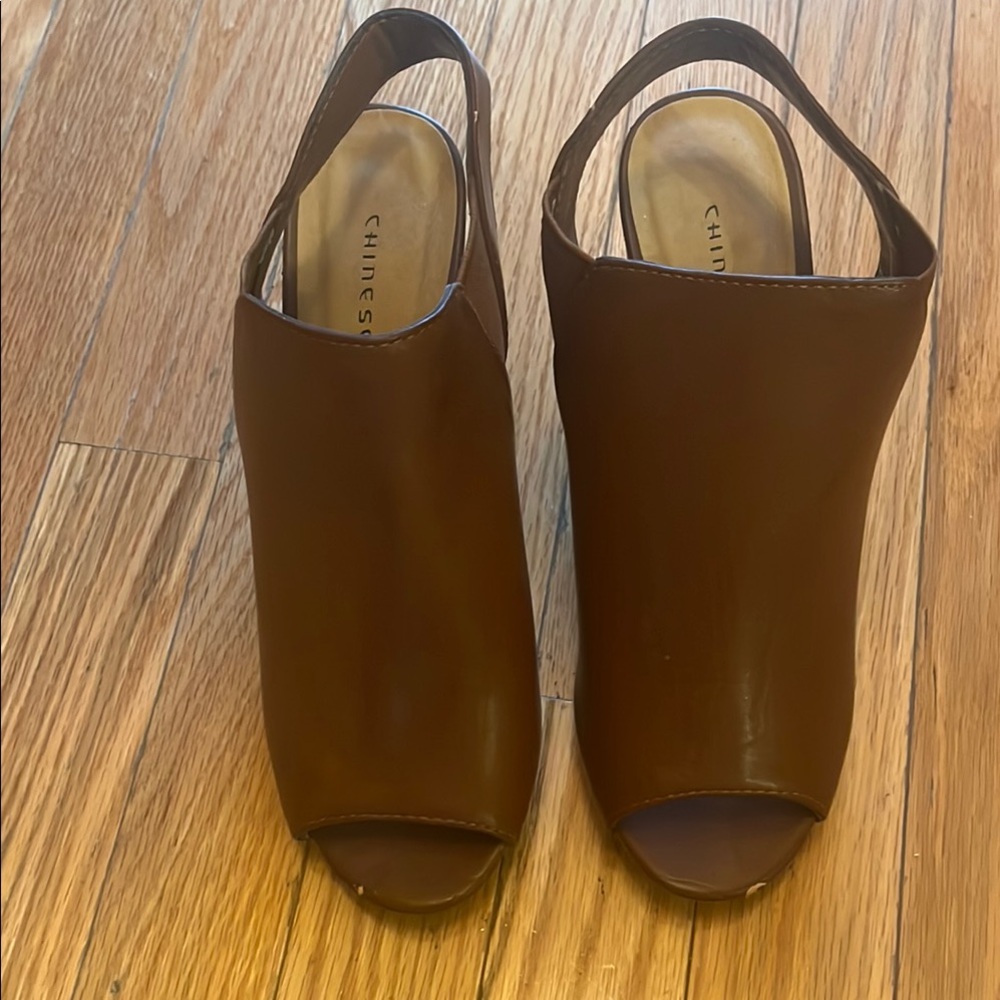 Chinese Laundry Brown Mules with leather like Finish